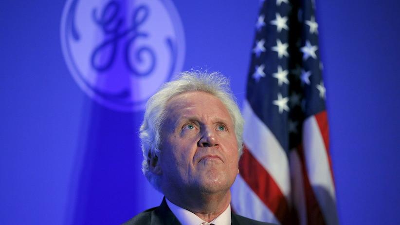 General Electric Co Chief Executive Jeff Immelt listens during a news conference to discuss the company's plan to move its headquarters to the city of Boston in Boston, Massachusetts, April 4, 2016. REUTERS/Brian Snyder - RTSDKX0