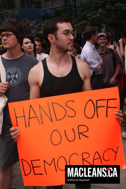 G20 protesters rally at Toronto police HQ
