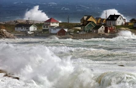 Hurricane Earl hits Nova Scotia