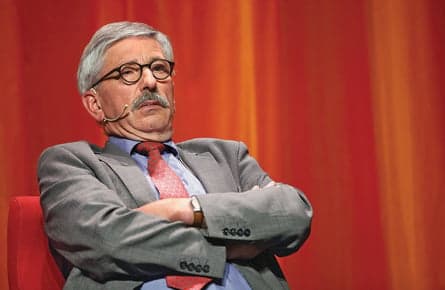 Thilo Sarrazin spreads his word on Muslim immigration