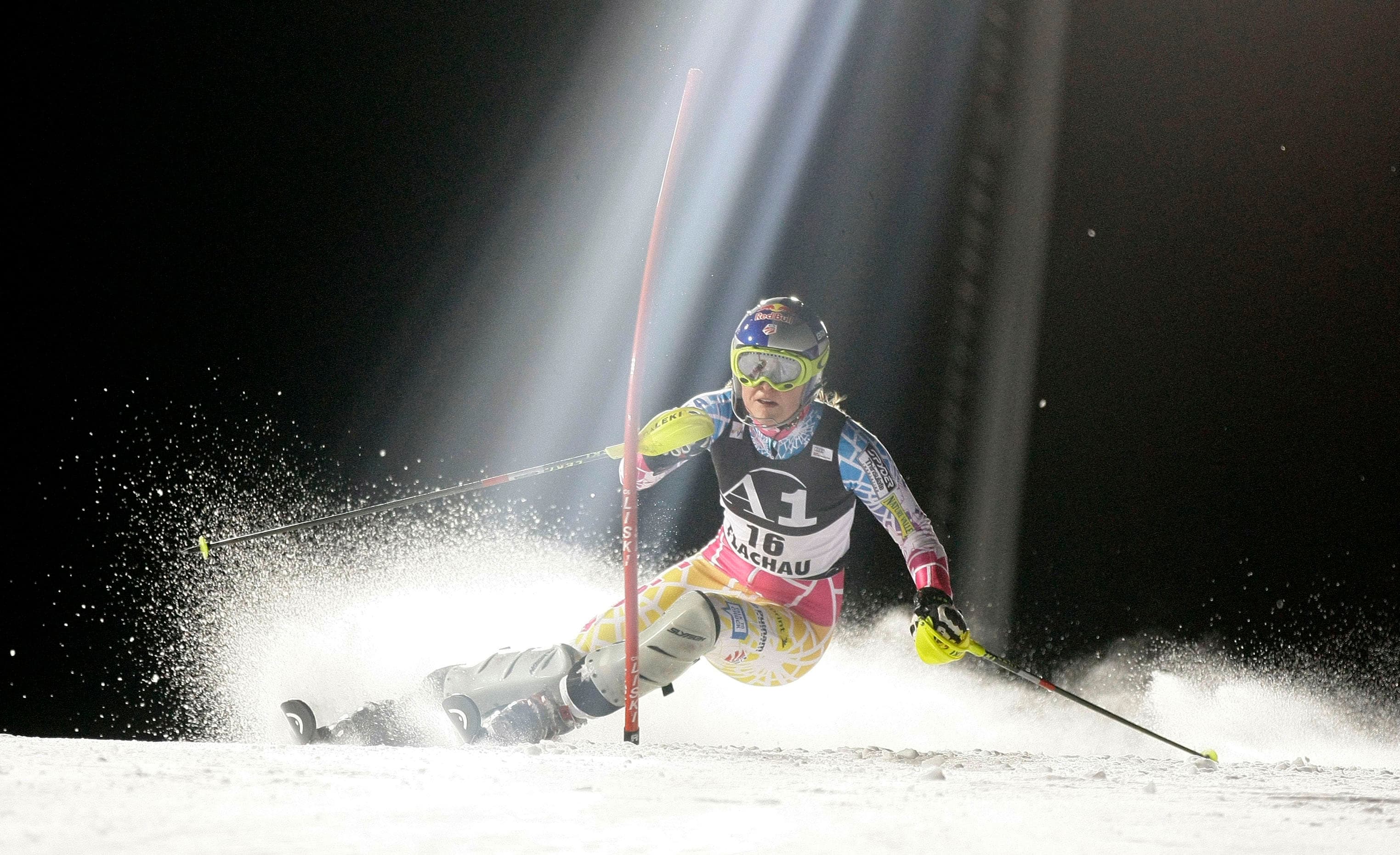 Lindsey Vonn won't compete in Sochi