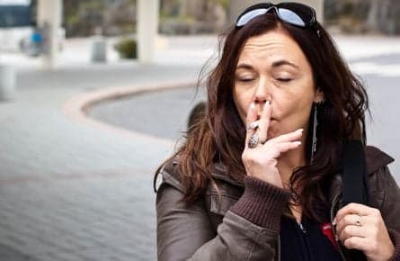 How do you get a smoker to quit?