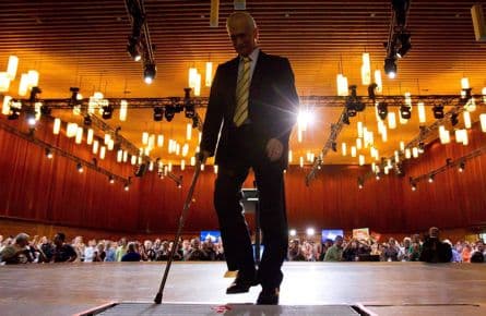 Jack Layton steps down temporarily to battle new cancer