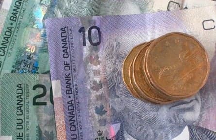 Canadian economy shrinks in second quarter