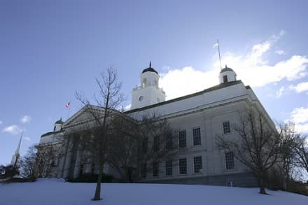 Acadia student dies after binge drinking