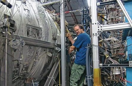 Fusion research with oil sands dollars