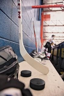 Hockey’s tee time