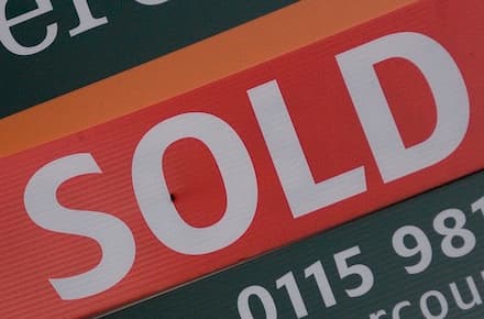 Canadians think the low mortgage rates are here to stay—and aren't planning on buying anytime soon