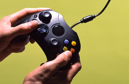 Microsoft cements games lead, Apple joins the race