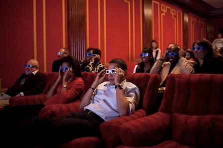 Red carpet fashions, celebrity tweets, plus where Barack Obama is watching the show