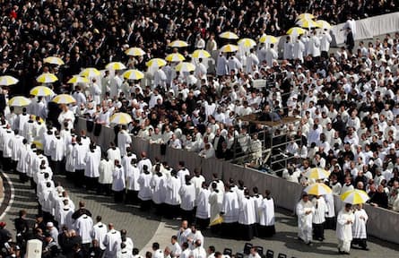 Photos: Thousands gather for Pope Francis inaugural mass