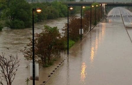 Don Valley Parkway flooding causes commuter headaches in Toronto