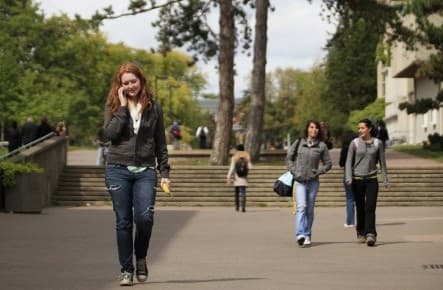 Female students more likely to say 'I'm happy' with sex life
