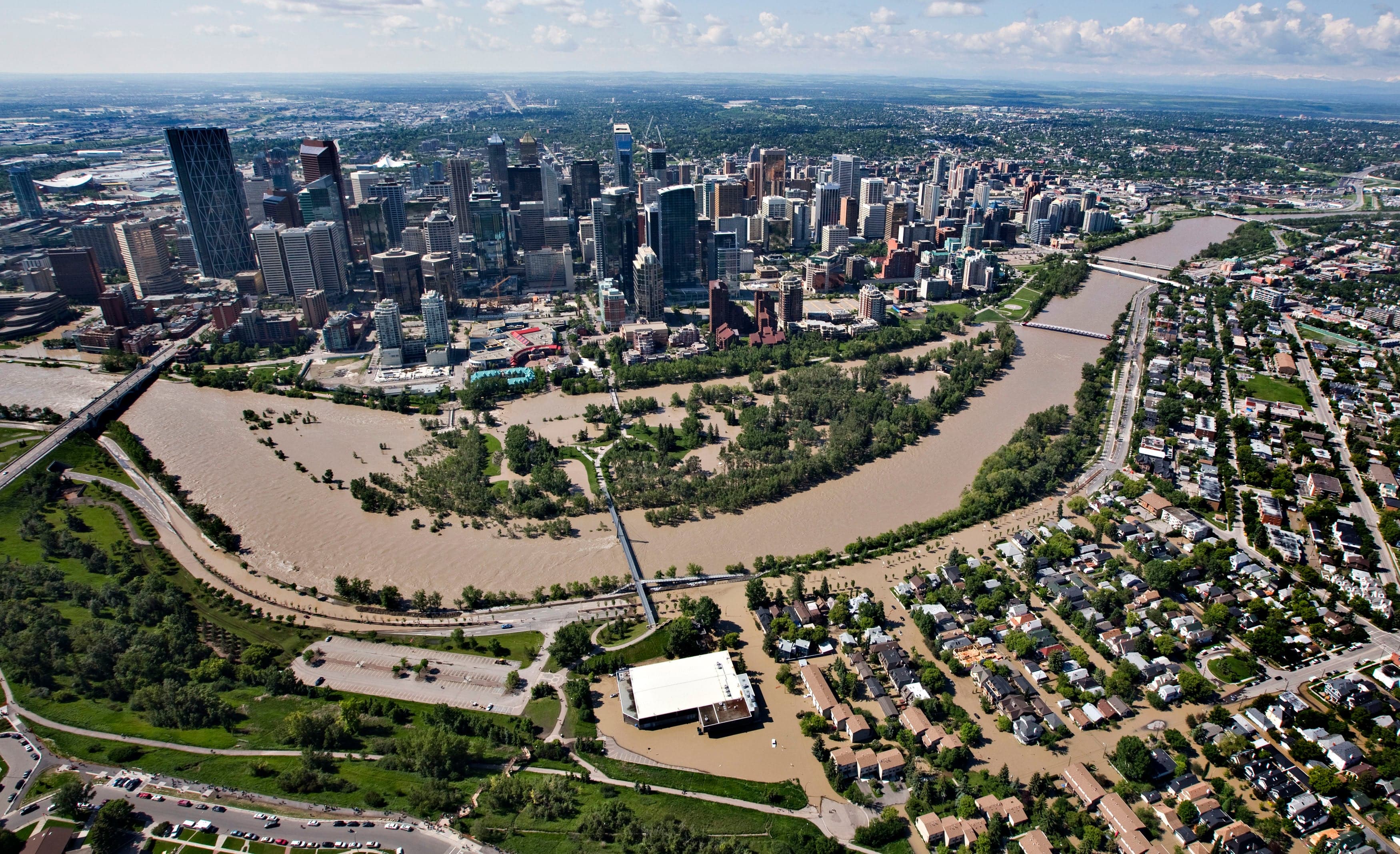 What were Canada's biggest mass evacuations?