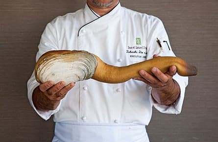 Eating the world’s rudest clam