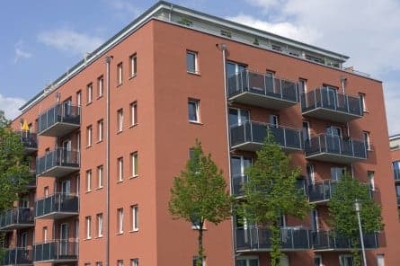 How to avoid getting scammed by fake landlords