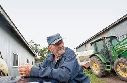 Canadians join 85-year-old Frank Meyers in battle to save farm
