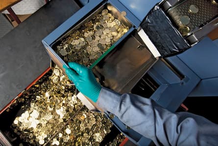Is the falling Canadian dollar good or bad for the economy?