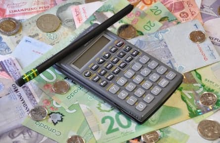 Why the Bank of Canada wants you to take a (real) pay cut