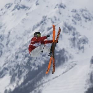 Sochi, while you slept: Dara Howell wins skiing slopestyle gold