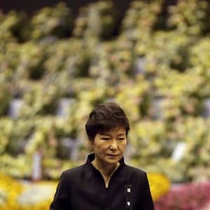 Your morning five: Park Geun-hye apologizes for a disaster
