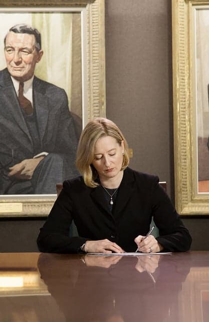 Signature analysis: The first woman to sign Canadian currency