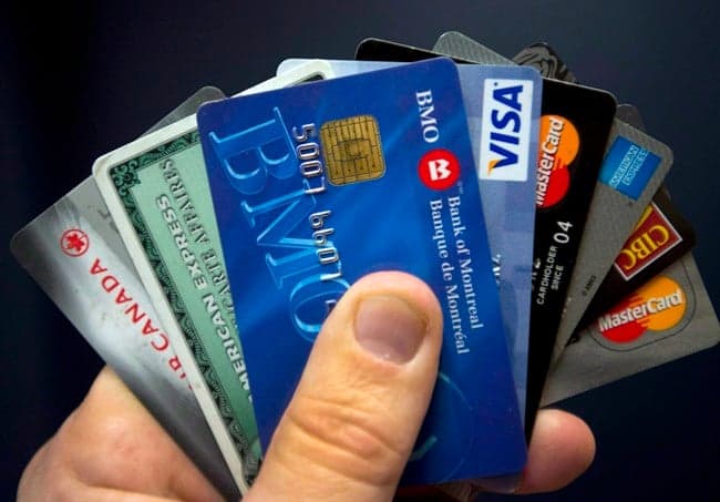 'Tis the season: Indebted Canadians pull out the plastic