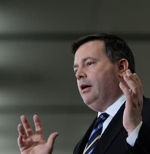 Jason Kenney fires back at Calgary Mayor Naheed Nenshi on niqabs