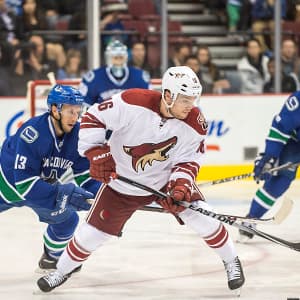 Max Domi dekes away from his dad's tough-guy reputation