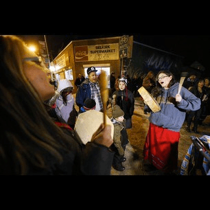 Winnipeg crowd pledges to lead by example