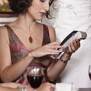 How much do Canadians think they should tip?