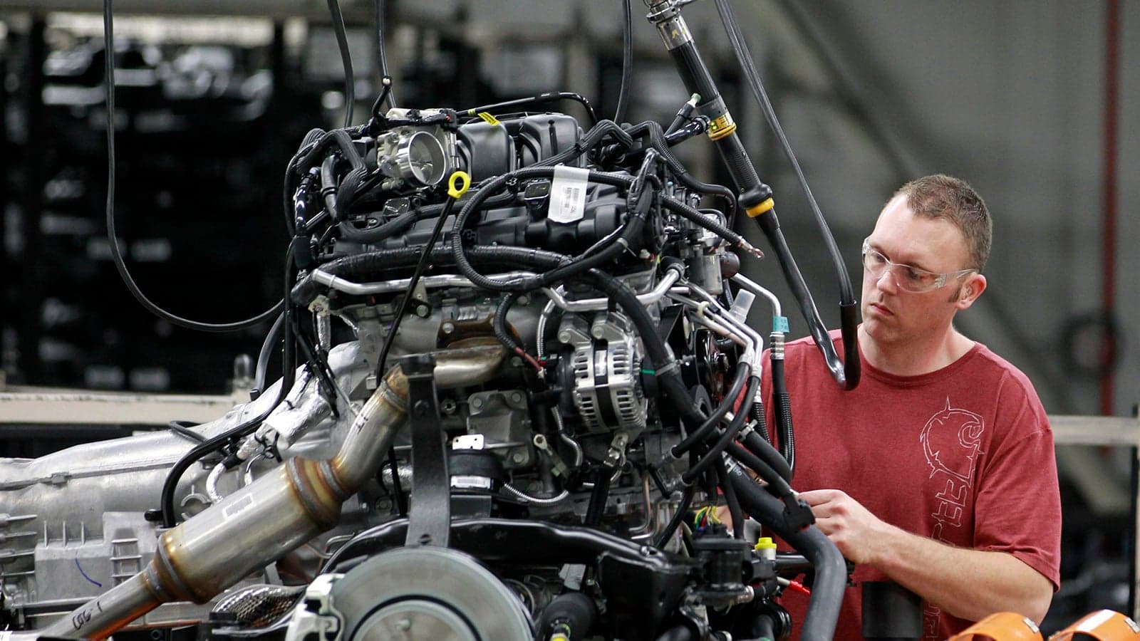 Oil exports drive Canada's trade surplus with the U.S.