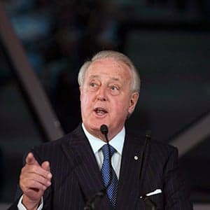 Brian Mulroney announces expanded scholarship program