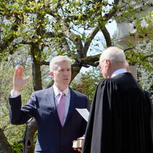 Donald Trump takes the court,  one chair at a time