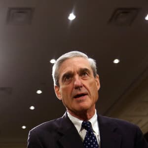 What does a U.S. grand jury do?