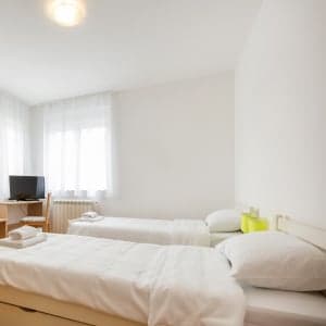 What to Pack for Your University Dorm Room: The Best on a Budget