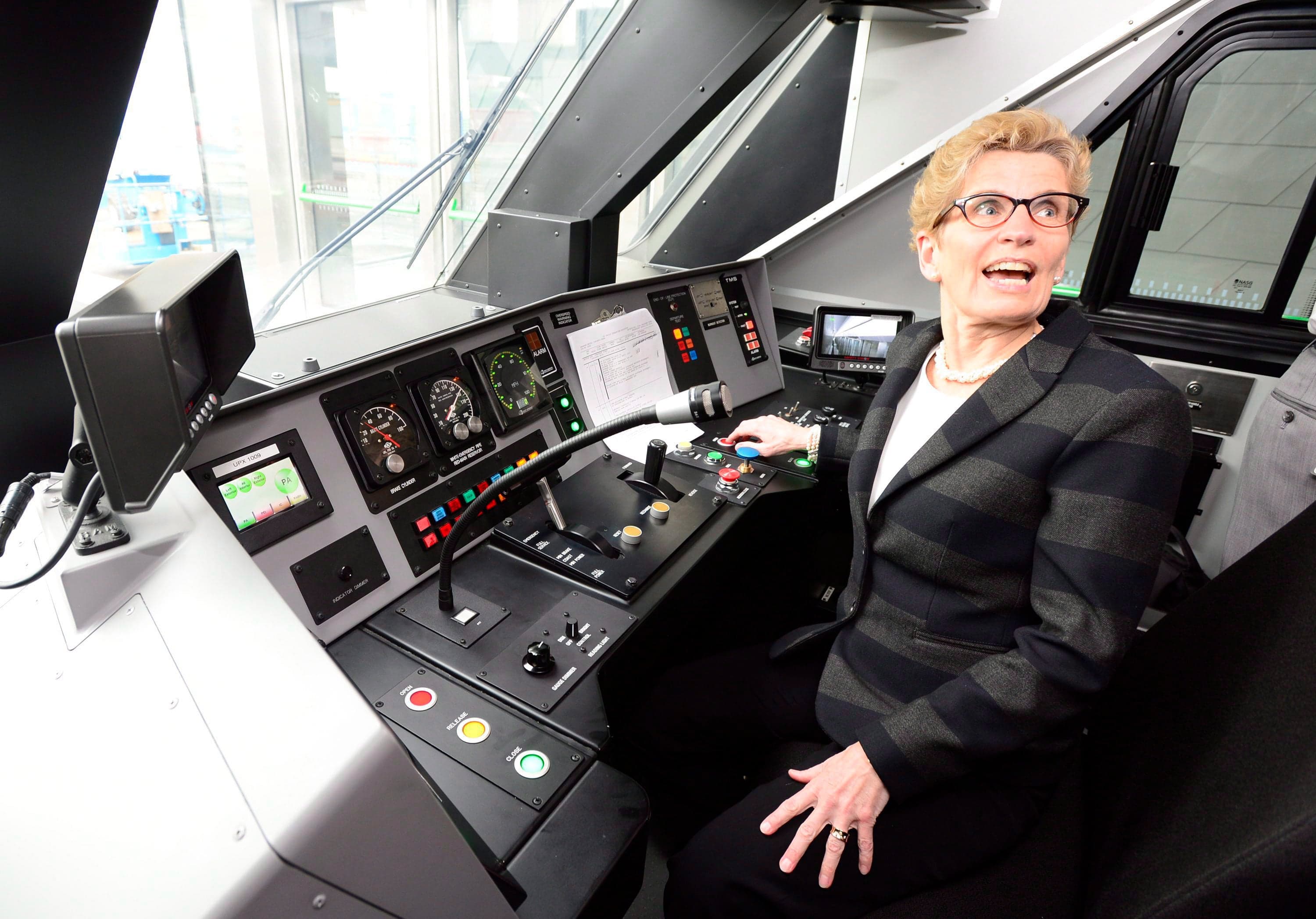 Kathleen Wynne's pledge to spend billions on a bullet train makes zero sense