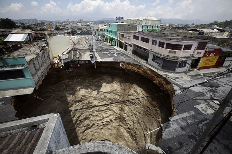 12 shocking sinkholes (both big and small) from around the world