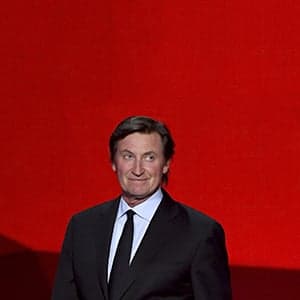 Why won't Wayne Gretzky pick up his Order of Canada?