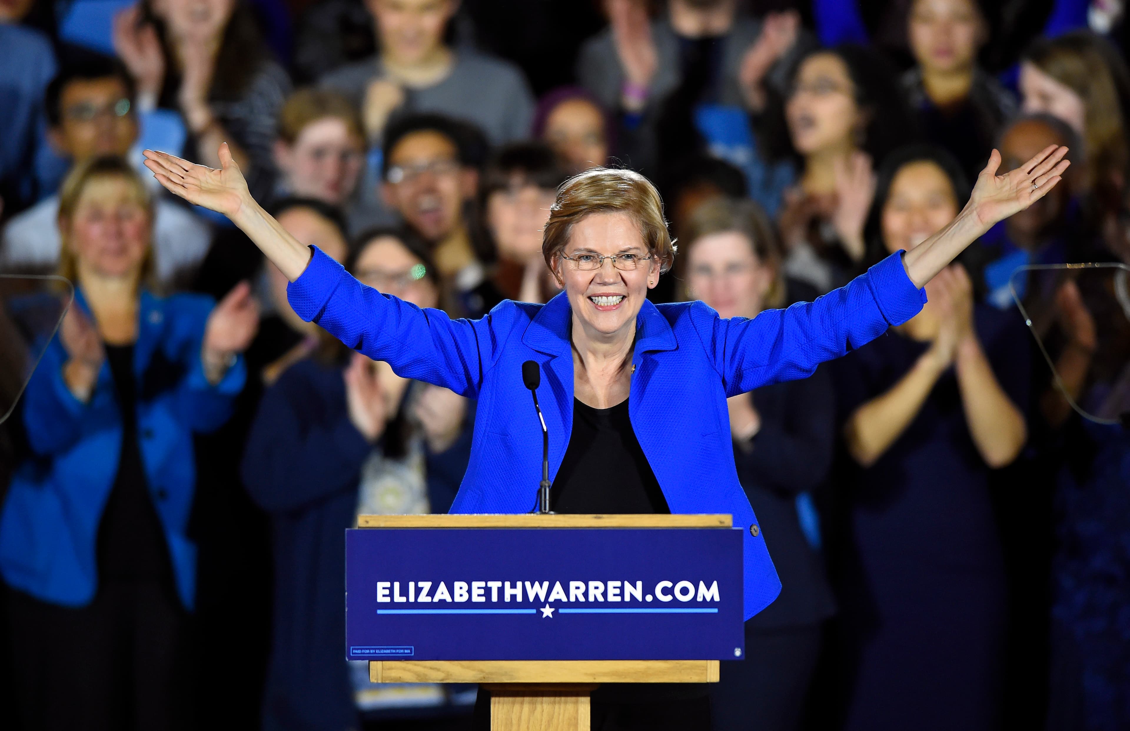 Elizabeth Warren, haunted by ghosts of sexism past