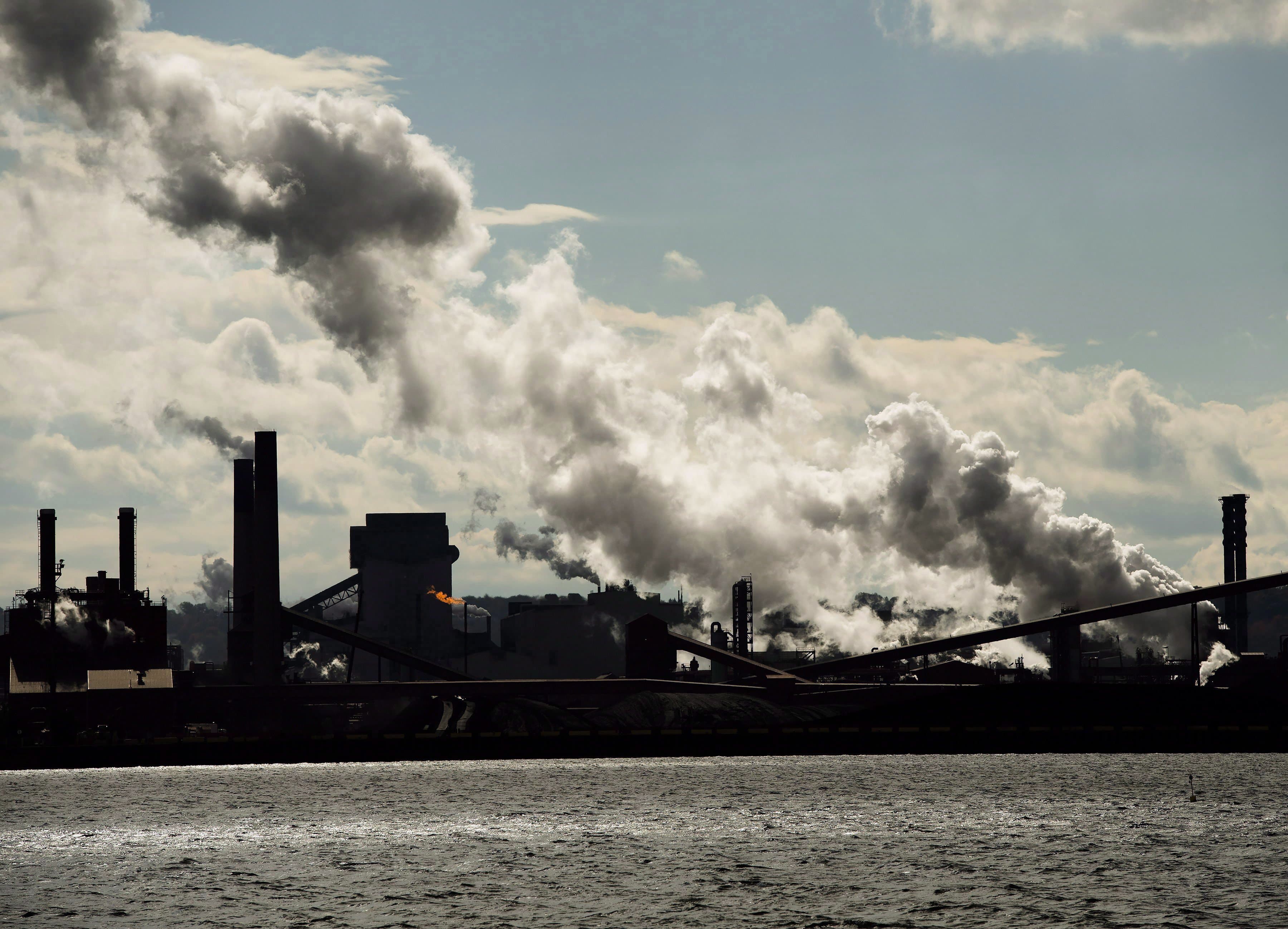 10 GIFs that debunk myths about carbon pricing in Canada