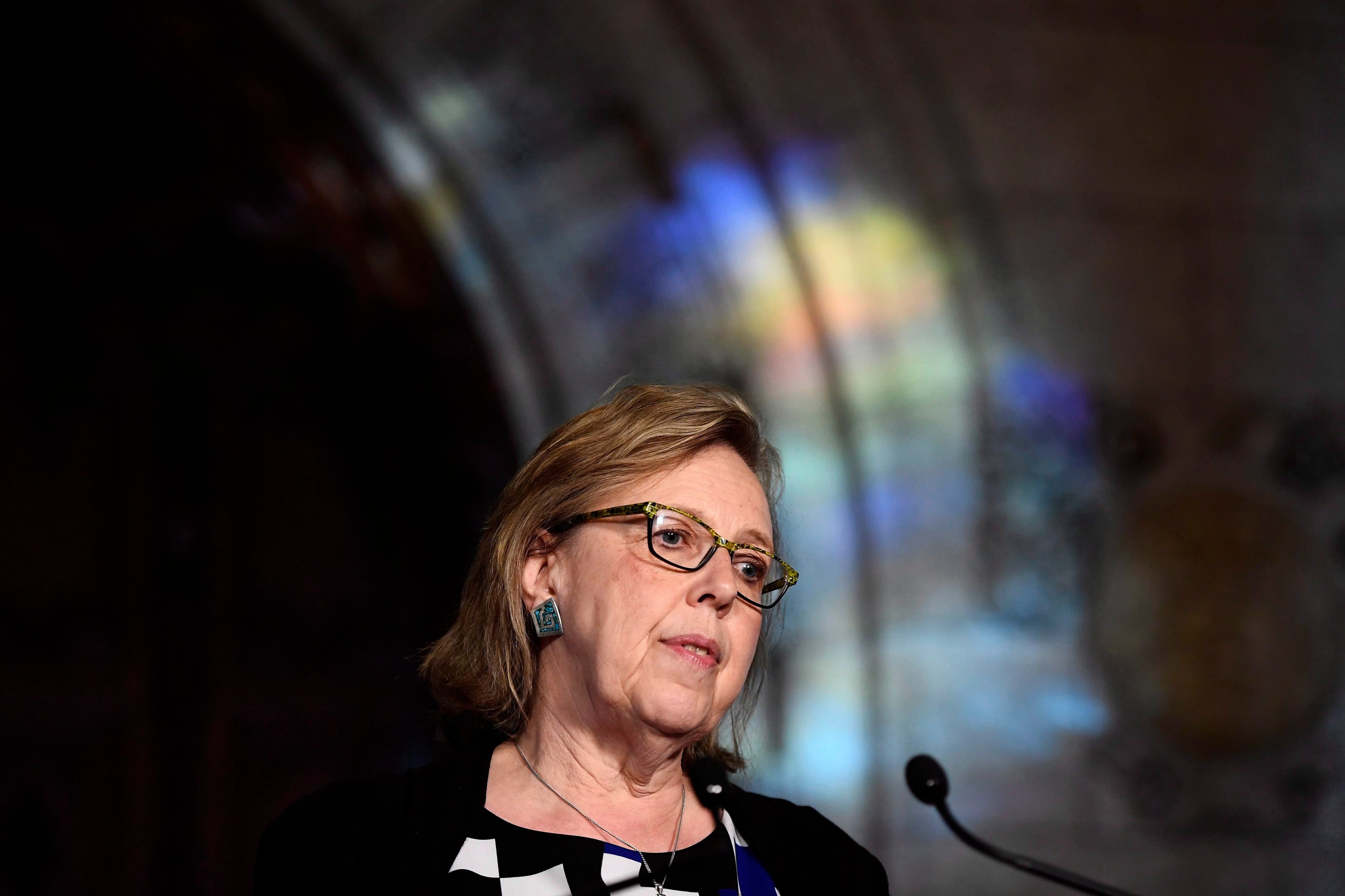 Elizabeth May’s lack of vision