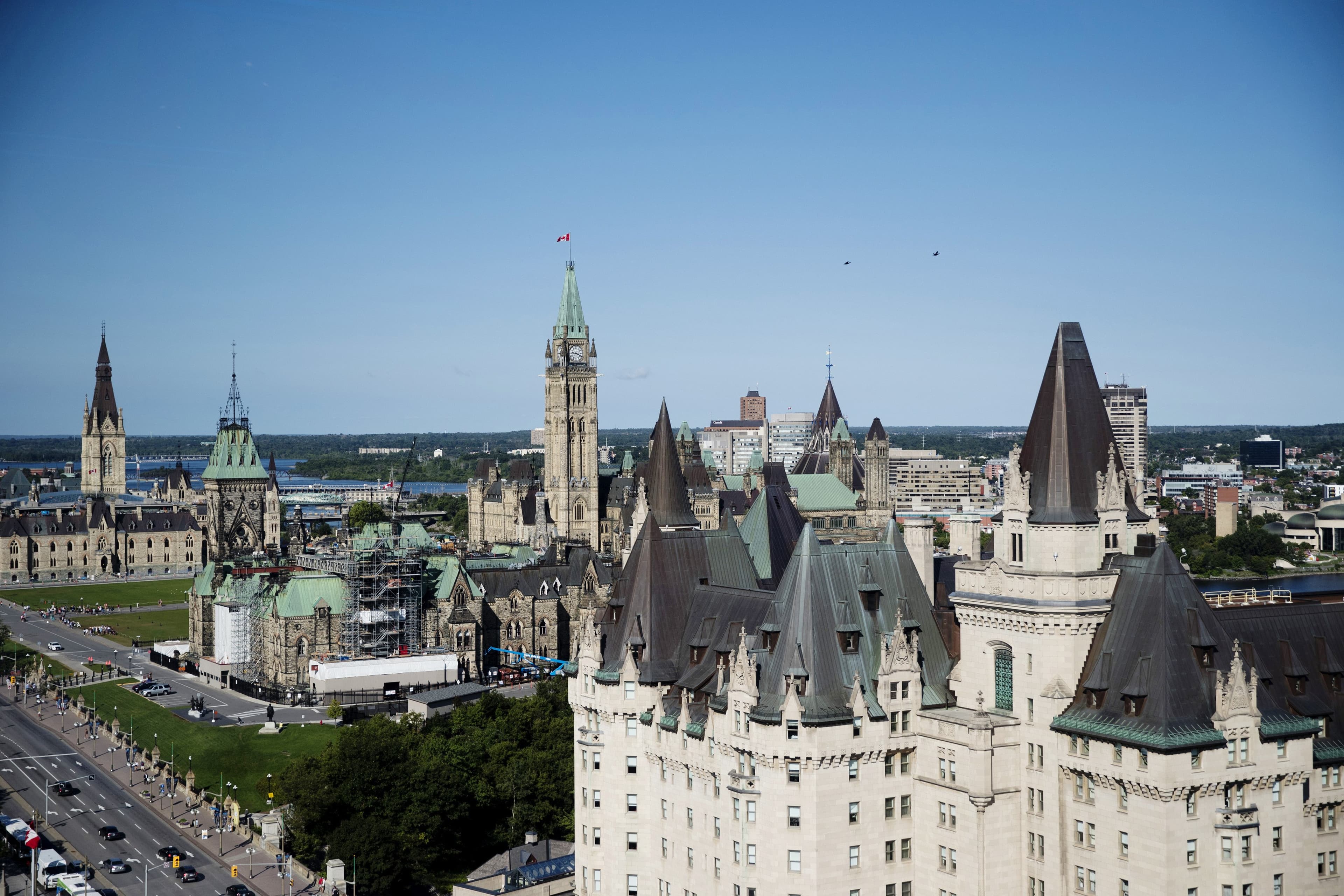 Tom Green is here to save the Chateau Laurier