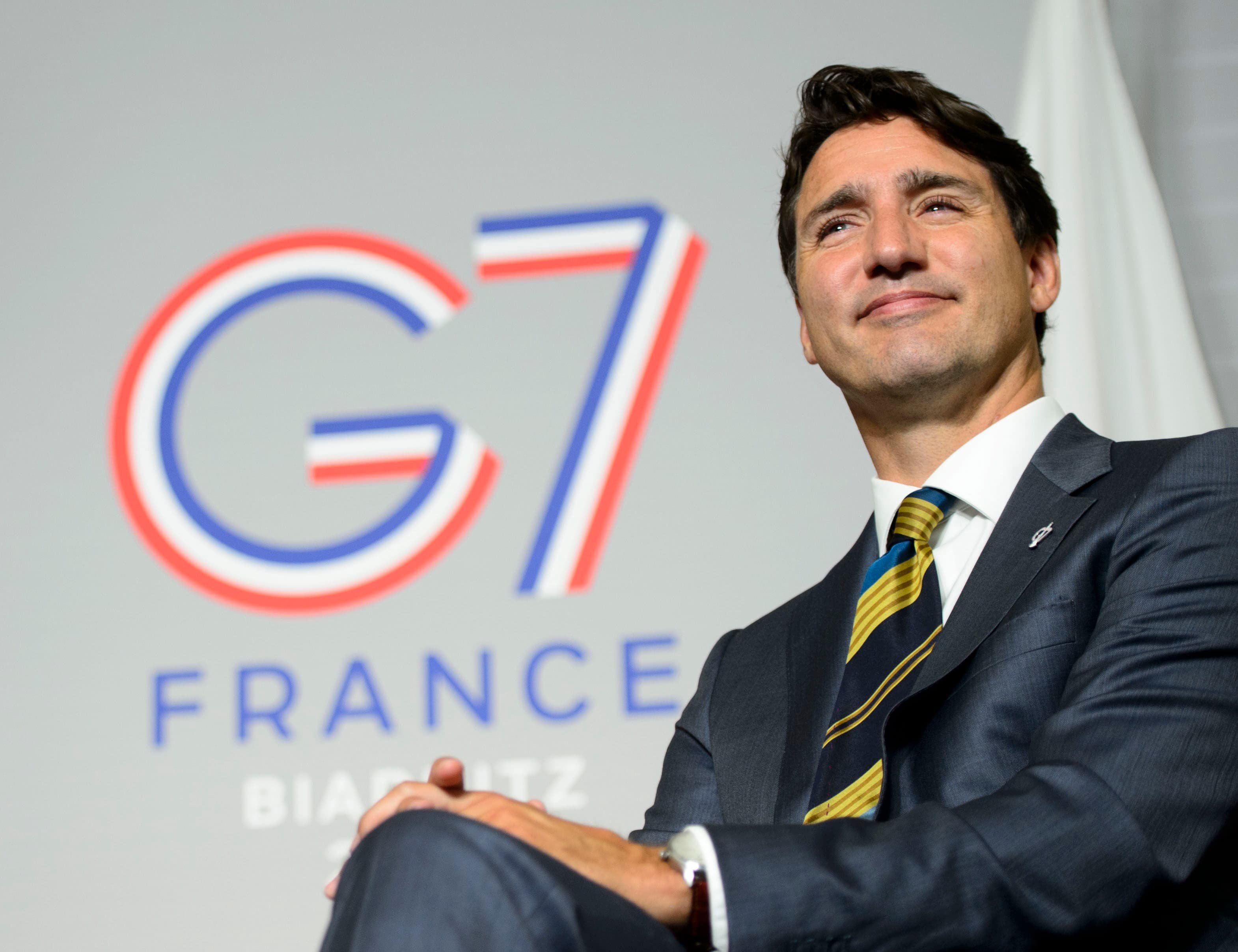 The latest 338Canada projection: The Liberals keep hanging on