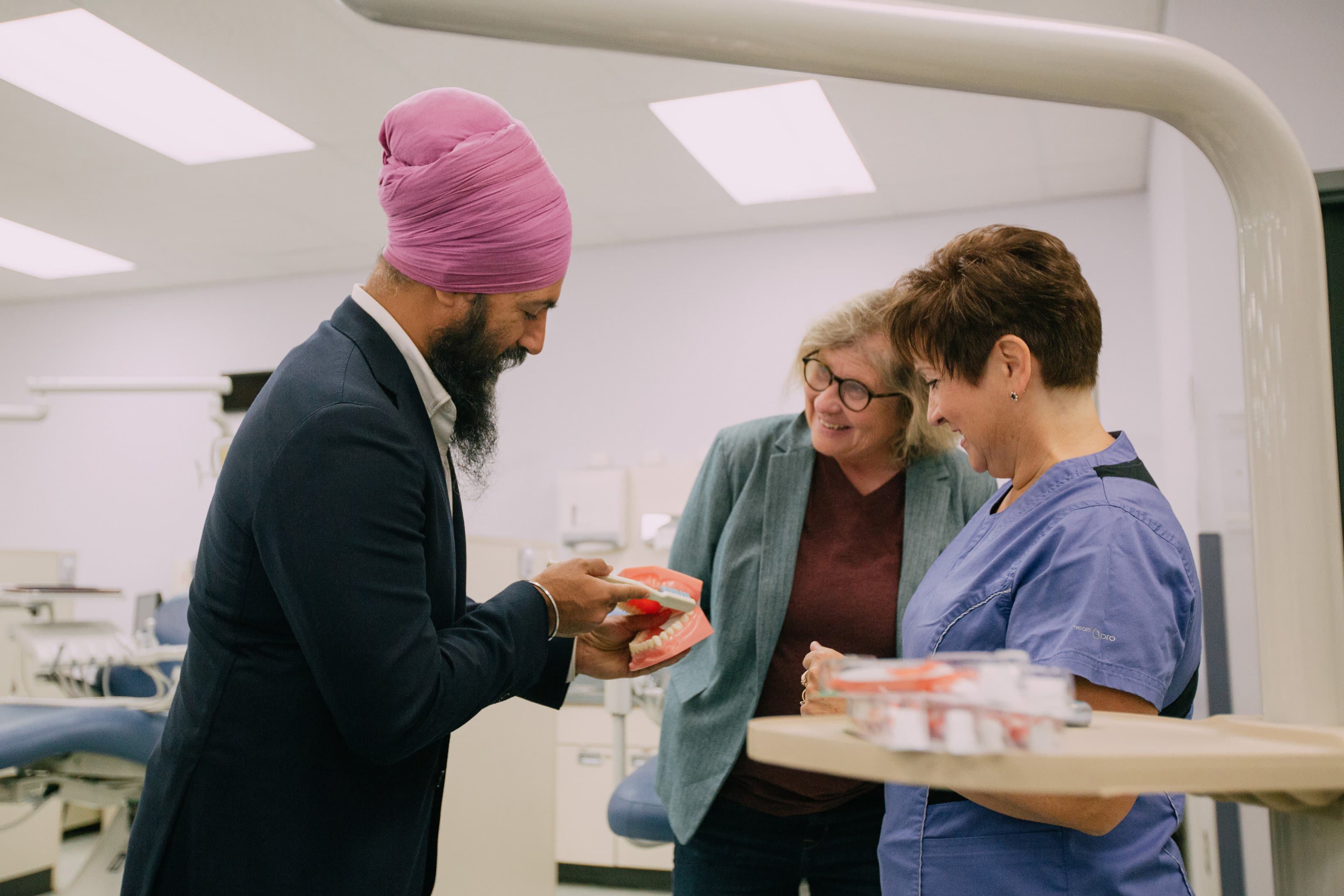 How 'toothy' of you Jagmeet Singh