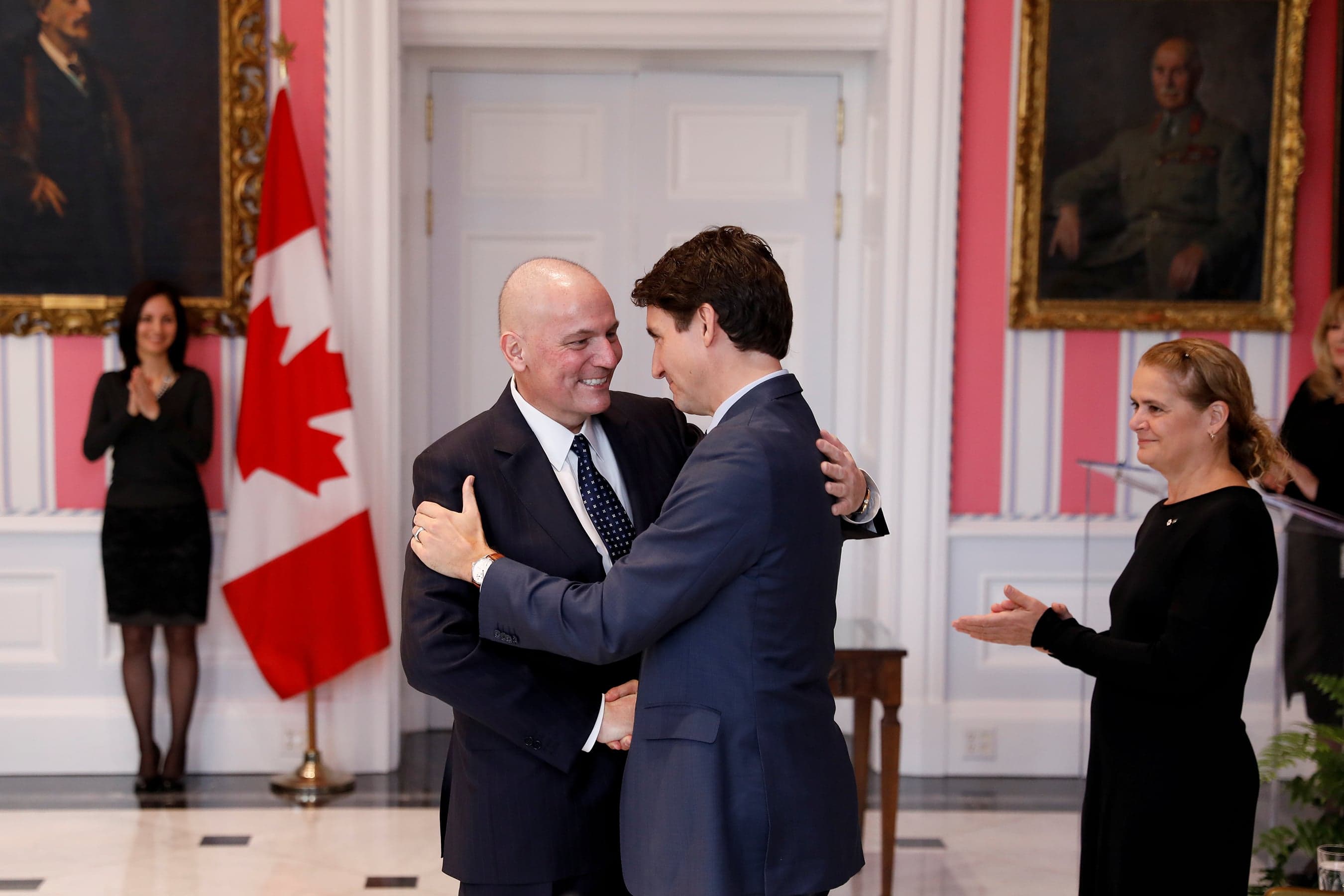 Justin Trudeau didn't beat his 2015 record for lingering hugs