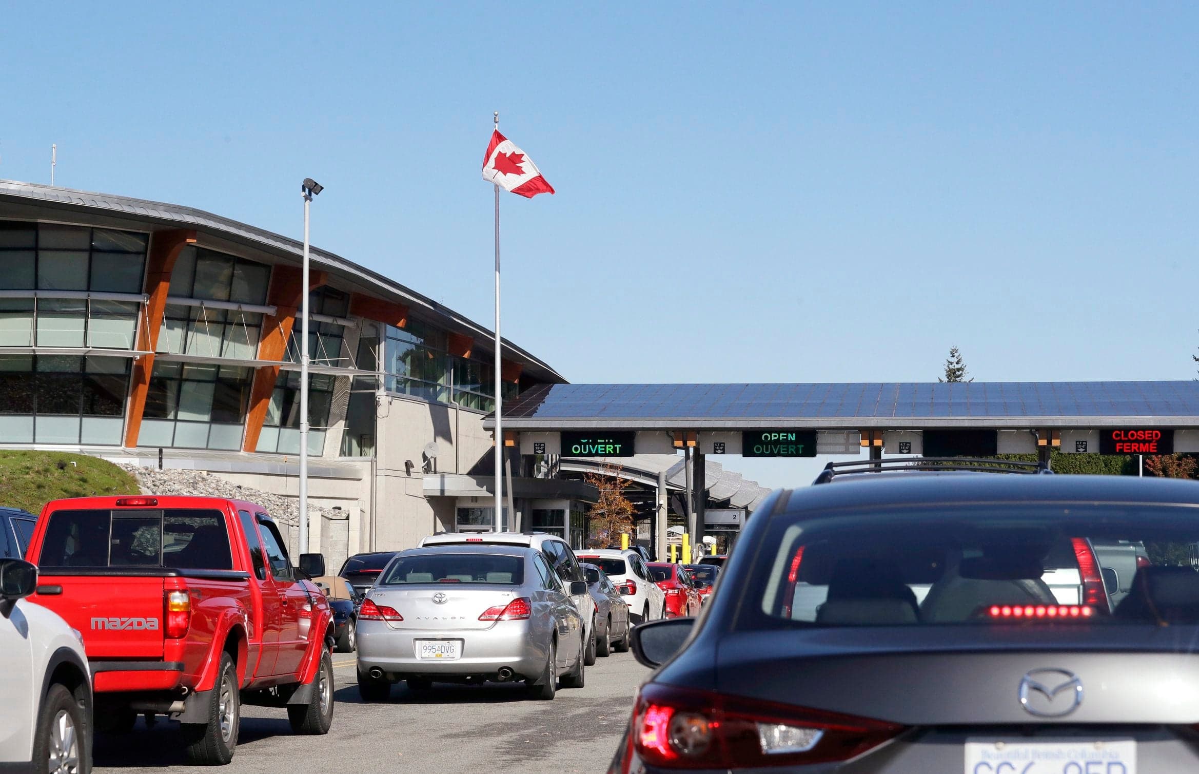Will Canada close its border with the United States?