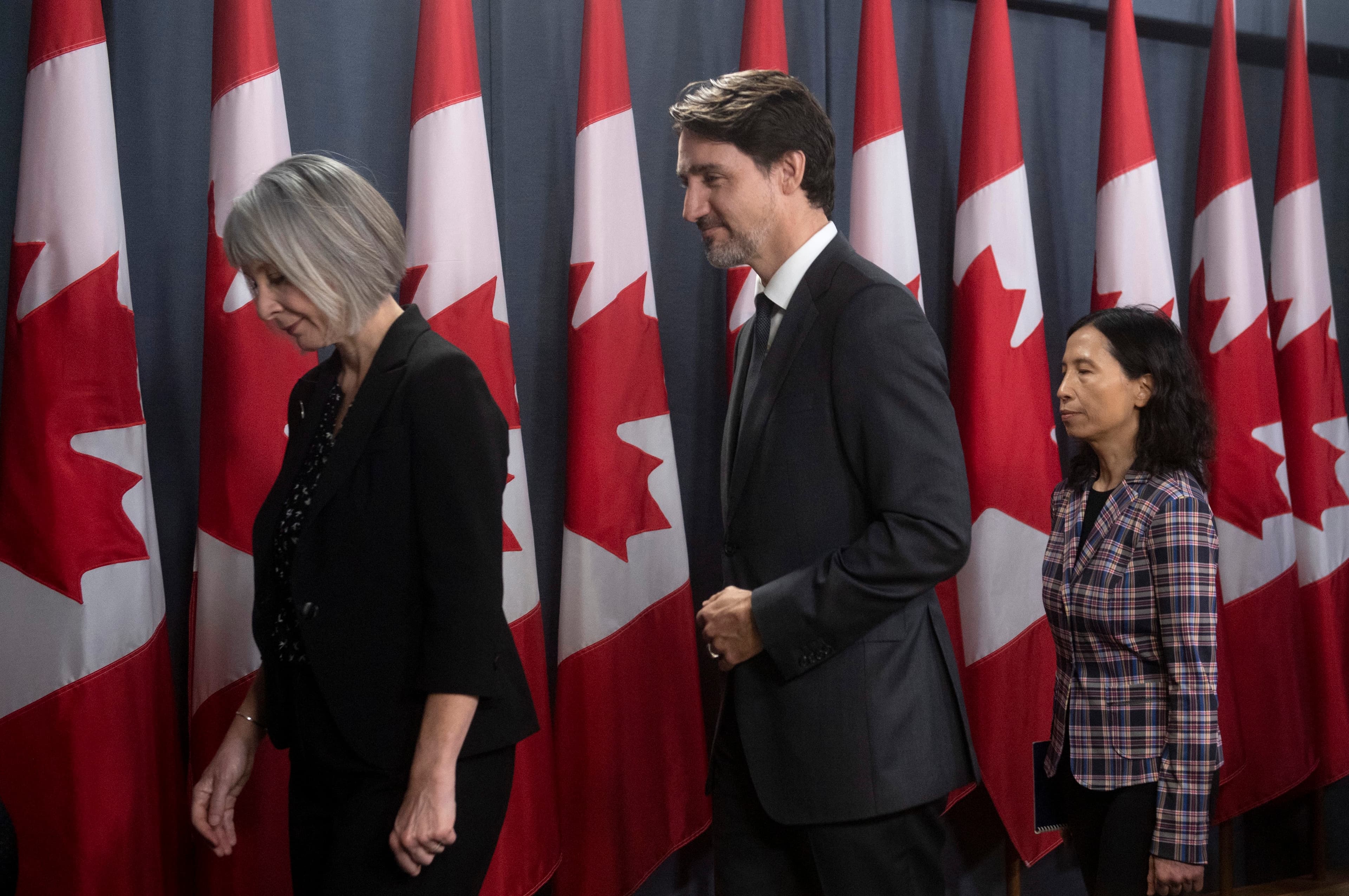 How is the government's response to the coronavirus outbreak? Not bad, say Canadians.