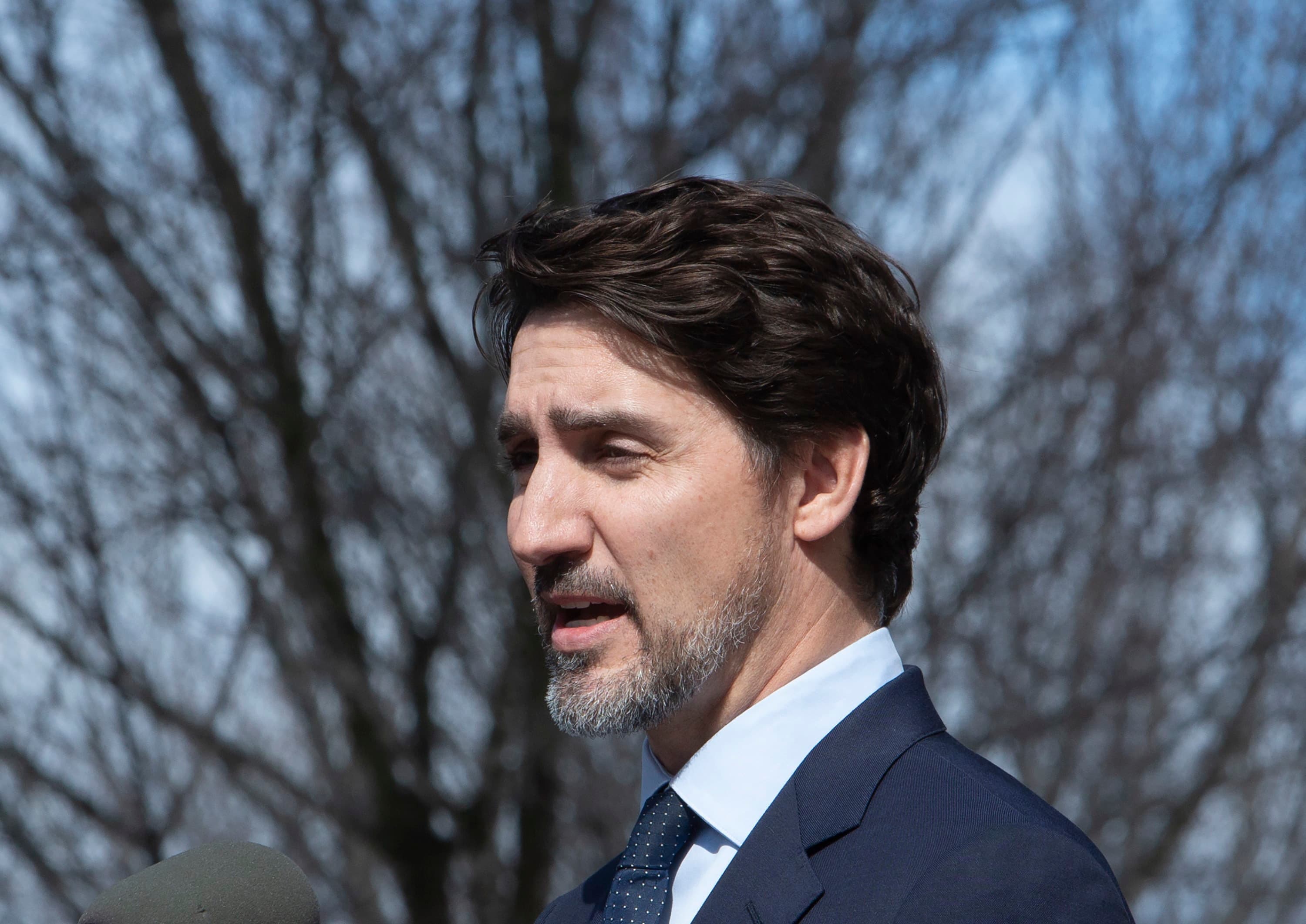 The coronavirus shuts down Ottawa. Welcome to social distancing.