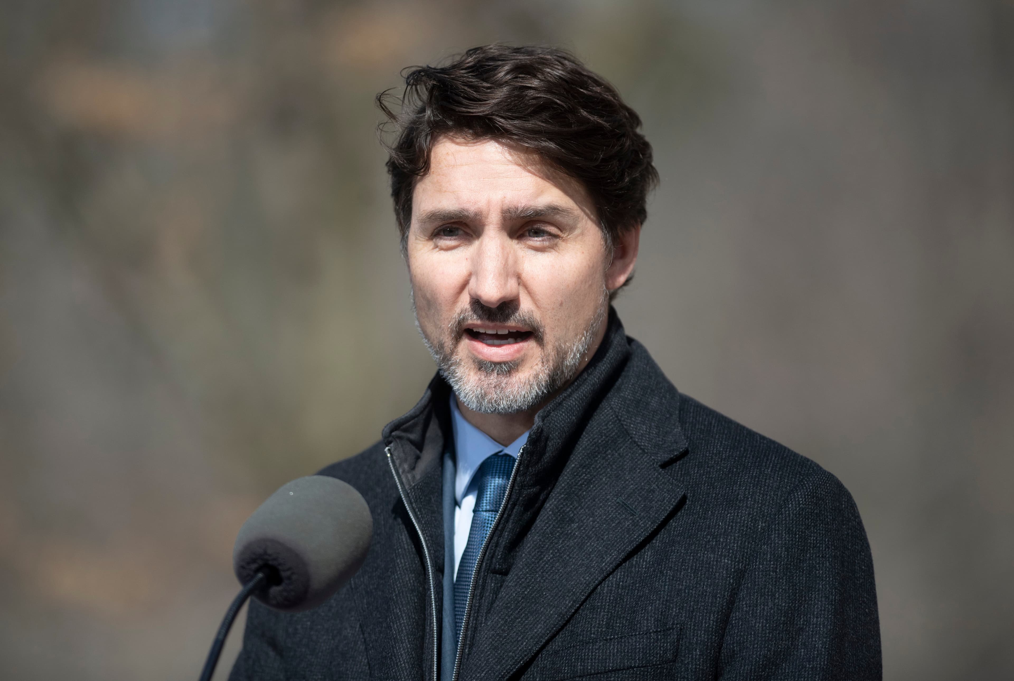As coronavirus spreads, Canada turns inward
